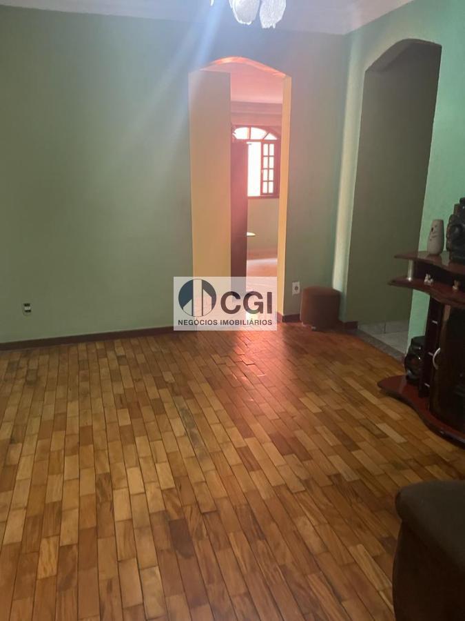 Casa, 3 quartos, 270 m² - Foto 2